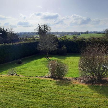 4 Bedroom, 15 Min To Limerick City Quiet Retreat. Екстериор снимка